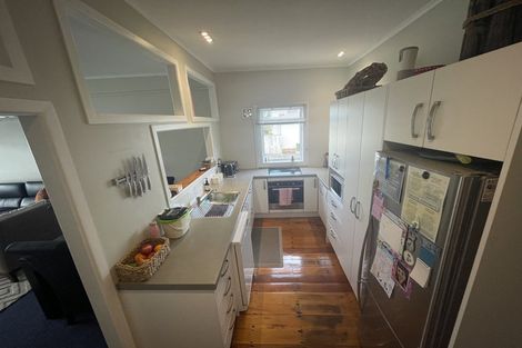 Photo of property in 11 Tane Street, New Lynn, Auckland, 0600