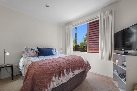 Photo of property in Cotswold Court, 2/8 Cheyne Road, Pyes Pa, Tauranga, 3112