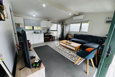 Photo of property in 292 Birkdale Road, Birkdale, Auckland, 0626