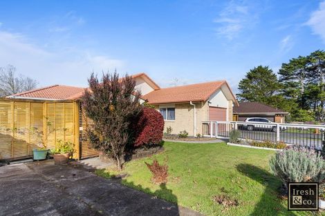 Photo of property in 25 Carisbrook Crescent, Papakura, 2110