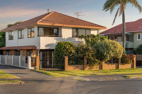Photo of property in 1 Sutherland Avenue, Mount Maunganui, 3116
