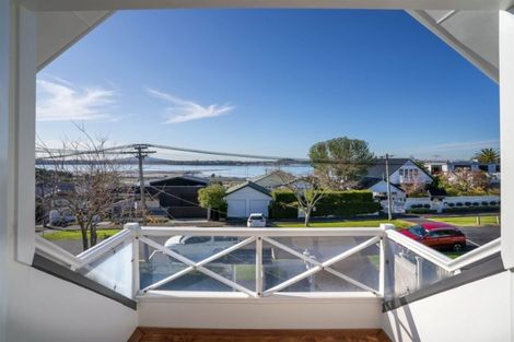 Photo of property in 6 Richmond Avenue, Northcote Point, Auckland, 0627