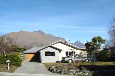Photo of property in 1 Kelvin Place, Kelvin Heights, Queenstown, 9300