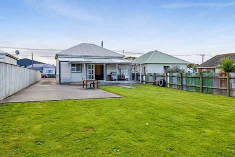 Photo of property in 6 Tawhiti Road, Hawera, 4610