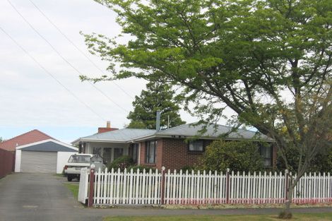 Photo of property in 6 Colesbury Street, Bishopdale, Christchurch, 8053