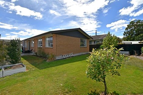 Photo of property in 16 Leonie Place, Aranui, Christchurch, 8061
