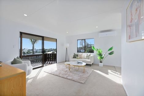 Photo of property in 2/33 Lavelle Road, Henderson, Auckland, 0612