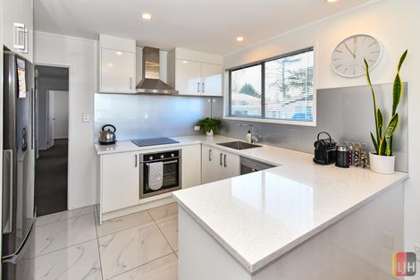 Photo of property in 1/147 Carnoustie Drive, Wattle Downs, Auckland, 2103