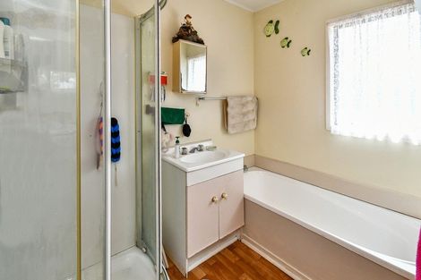 Photo of property in 36 Kopara Place, Clendon Park, Auckland, 2103