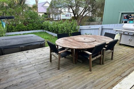 Photo of property in 55 Te Wharepouri Street, Berhampore, Wellington, 6023