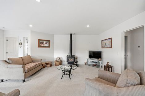 Photo of property in 8 Carmana Gardens, Rangiora, 7400