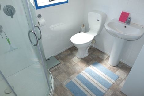 Photo of property in 21a Hennessy Street East, Foxton Beach, Foxton, 4815