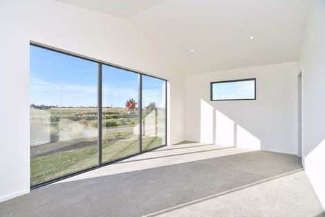 Photo of property in 17 Angus Place, Rangiora, 7400
