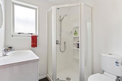 Photo of property in 2 Daffodil Grove, Carterton, 5713