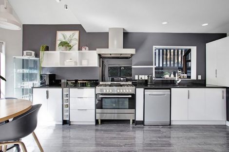 Photo of property in 2/39 Saffron Street, Birkdale, Auckland, 0626