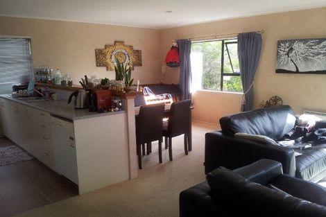 Photo of property in 3/75 Stanley Road, Glenfield, Auckland, 0629