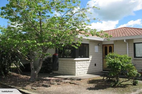 Photo of property in 15 Woburn Place, Takaro, Palmerston North, 4412