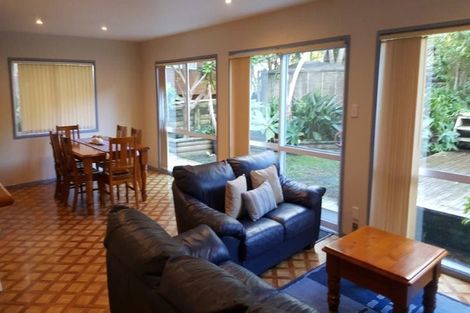 Photo of property in 18 Rewa Place, Russell, 0202