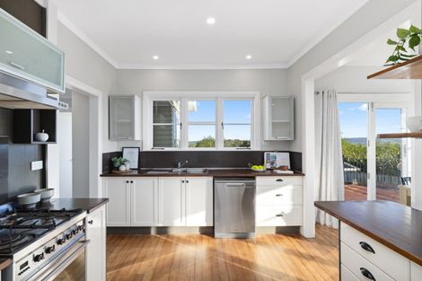 Photo of property in 51 Burrow Road, Pukekohe, 2120