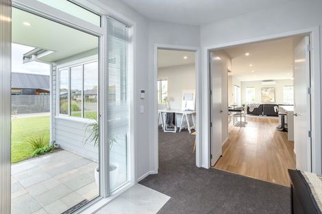 Photo of property in 9 James Kidd Place, Greytown, 5712