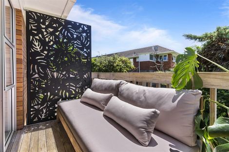 Photo of property in 3/9 Roberts Avenue, Bayswater, Auckland, 0622