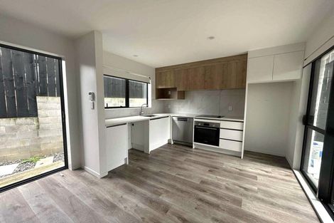 Photo of property in 4f Hepburn Road, Glendene, Auckland, 0602