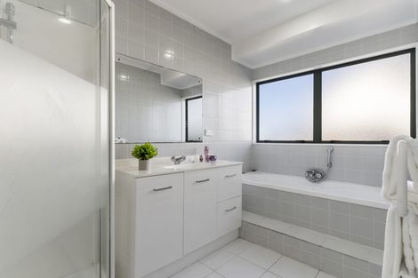 Photo of property in 7 Lanham Lane, Massey, Auckland, 0614