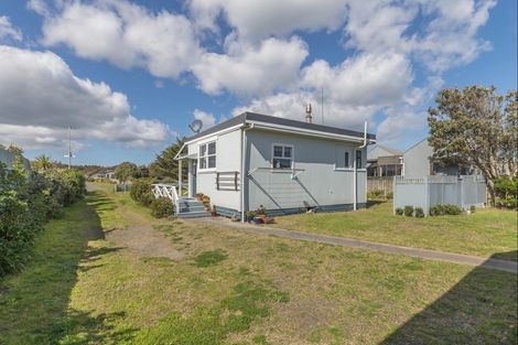 Photo of property in 10 Mahuri Street, Himatangi Beach, Foxton, 4891