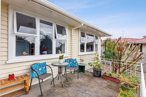 Photo of property in 12 Brazier Grove, Paraparaumu, 5032