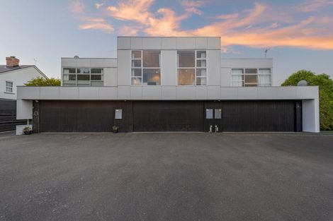 Photo of property in 12 Holly Road, St Albans, Christchurch, 8014
