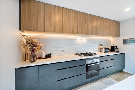 Photo of property in 24 Tarras Road, Kumeu, 0810