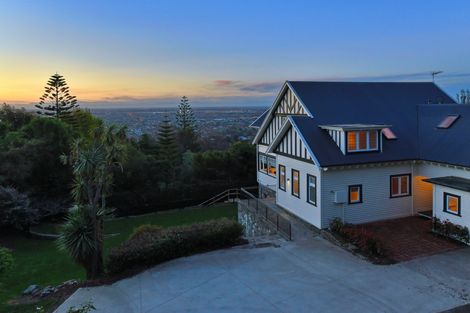 Photo of property in 103 Hackthorne Road, Cashmere, Christchurch, 8022