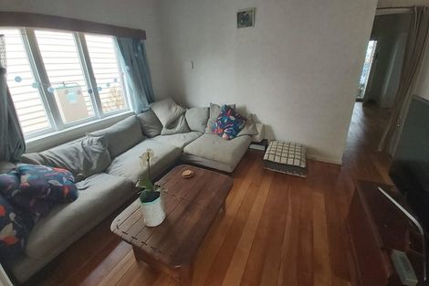 Photo of property in 15 Huia Road, Point Chevalier, Auckland, 1022