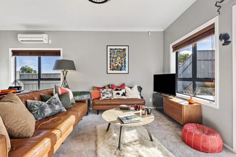 Photo of property in 55 Woodhouse Avenue, Karori, Wellington, 6012