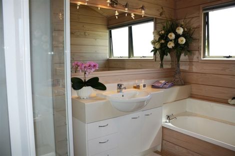 Photo of property in 336 Waterways Parade, Pauanui, Hikuai, 3579