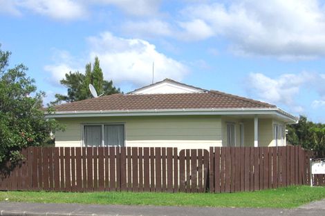 Photo of property in 14a Benchmark Drive, Massey, Auckland, 0614