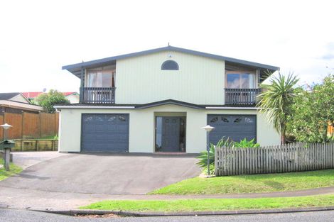 Photo of property in 37 Tyrian Close, Half Moon Bay, Auckland, 2012