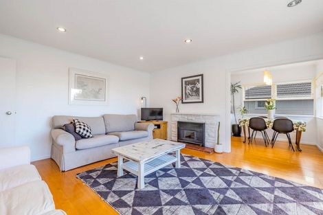 Photo of property in 37 Rosalind Road, Glenfield, Auckland, 0629