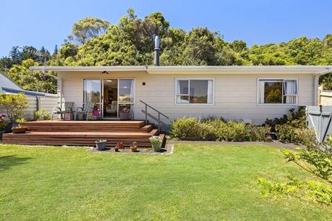Photo of property in 7 Takanini Grove, Stokes Valley, Lower Hutt, 5019