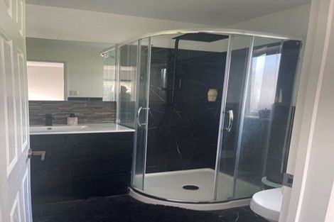 Photo of property in 4 Cinnabar Place, Westgate, Auckland, 0614