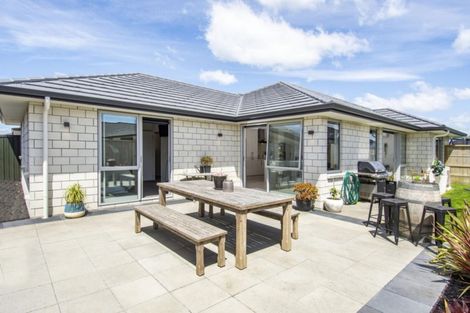 Photo of property in 41 Te Kio Crescent, Papamoa Beach, Papamoa, 3118