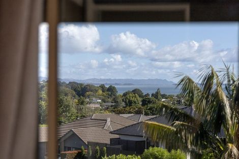 Photo of property in 306 Omokoroa Road, Omokoroa, 3114