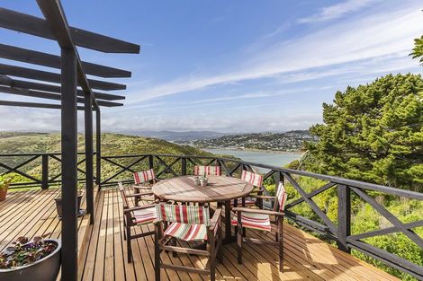 Photo of property in 4 Crown Hill, Titahi Bay, Porirua, 5022