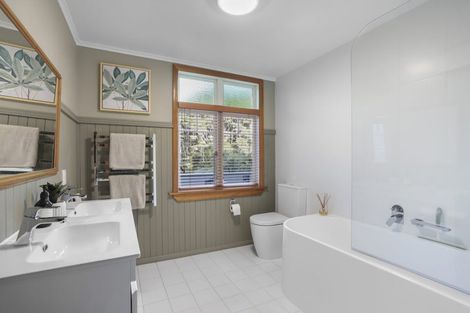 Photo of property in 47 Rimu Road, Oratia, Auckland, 0604