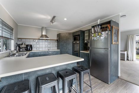 Photo of property in 36 Guildford Drive, Paraparaumu, 5032