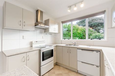 Photo of property in 9 Lesley Grove, Waikanae, 5036