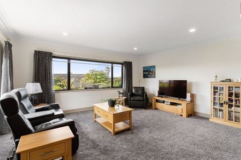 Photo of property in 53 Chesterfield Way, Orewa, 0931