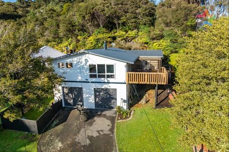 Photo of property in 38 James Grove, Stokes Valley, Lower Hutt, 5019
