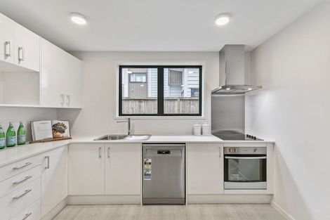Photo of property in 14a Ropata Avenue, Point England, Auckland, 1072