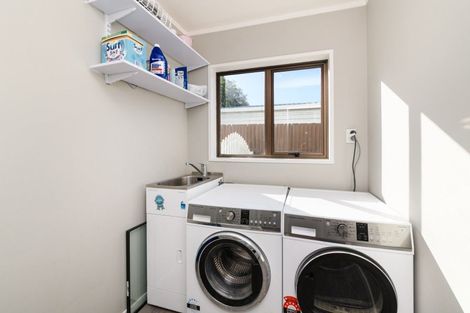 Photo of property in 24 Cedar Crescent, Feilding, 4702